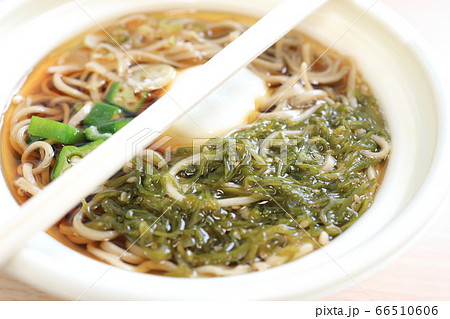 美味しいメカブのネバネバ蕎麦 美味しいメカブのネバネバ蕎麦 66510606