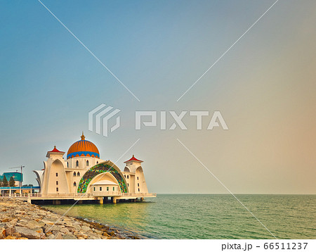The Melaka Straits Mosque on water. The Melaka Straits Mosque on water. 66511237