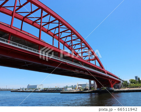 真っ青な空と真っ赤な神戸大橋 真っ青な空と真っ赤な神戸大橋 66511942