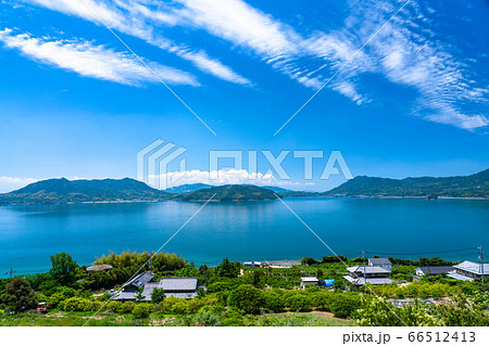 《広島県》初夏の瀬戸内海の風景・しまなみ海道生口島の眺め 66512413