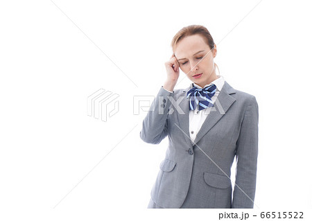 悩む制服を着た留学生 悩む制服を着た留学生 66515522