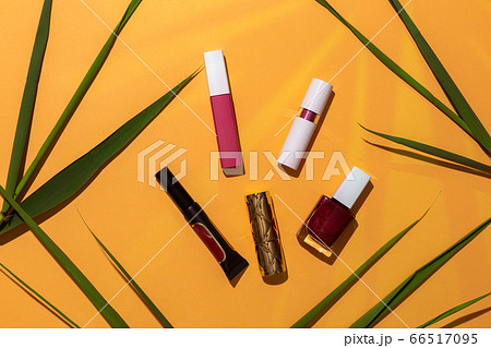 Decorative makeup cosmetic products for summertime, advice from blogger which brand to use. Decorative makeup cosmetic products for summertime, advice from blogger which brand to use. 66517095