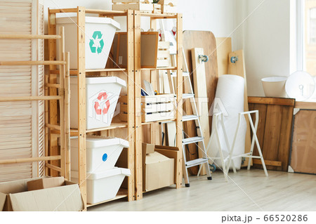 Warehouse with instruments 66520286