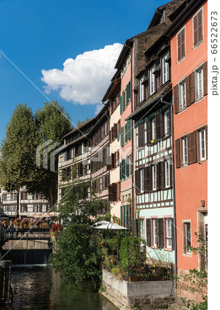 フランスの街並み 66522673