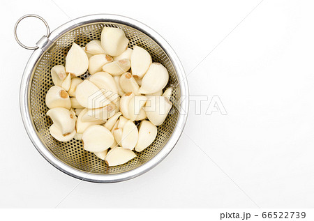 皮剥きしたニンニク 66522739