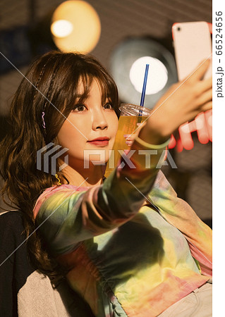女性 女 女の子 66524656