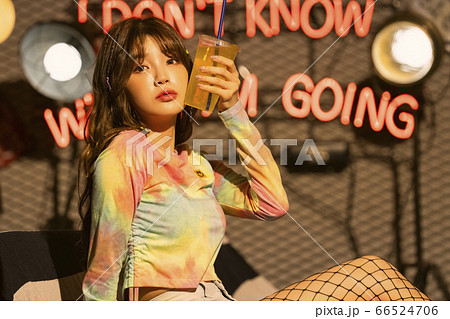 女性 女 女の子 66524706