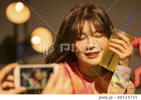 女性 女 女の子 66524735
