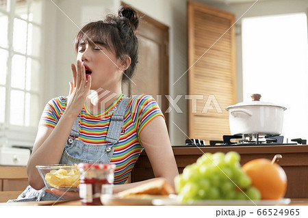 女性 女 女の子 66524965