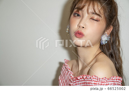 女性 女 女の子 66525002