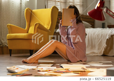 女性 女 女の子 66525119