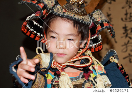 端午の節句 甲冑を身に着けた男の子 端午の節句 甲冑を身に着けた男の子 66526171