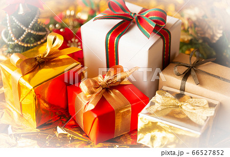 クリスマスプレゼント　クリスマスの贈り物 66527852