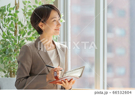 40代キャリアウーマン 66532604