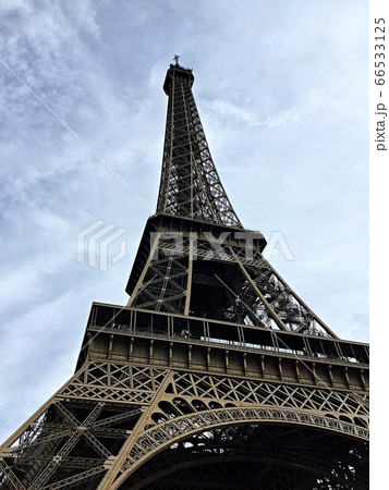 秋のエッフェル塔 66533125