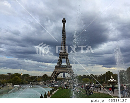 秋のエッフェル塔 66533127