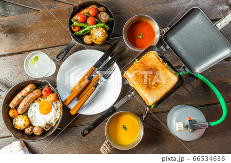 アウトドア料理　Camp food to enjoy outdoors 66534636