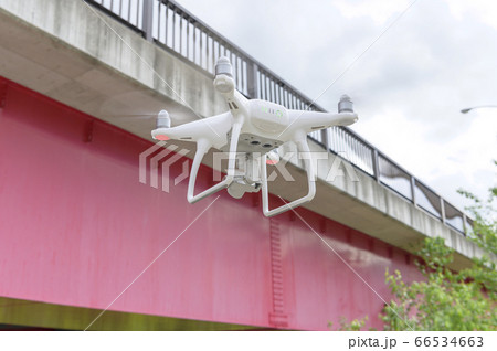 ドローンによる橋の点検（地上から見た様子） 66534663