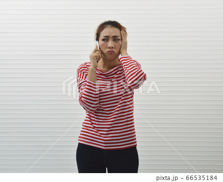 Funny facial expression 66535184