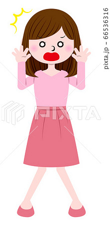 驚く女性 66536316