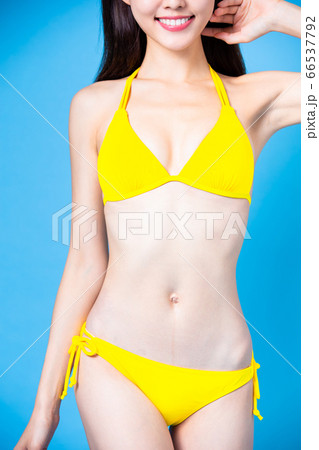 asian woman wear bikini swimsuitの写真素材 [66537792] - PIXTA