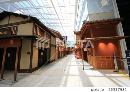 緊急事態宣言の羽田空港第3ターミナル 66537982