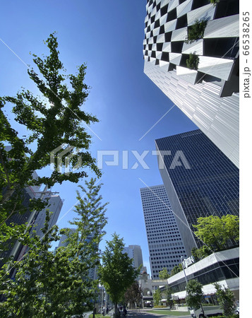 大阪駅前ビル風景 66538265