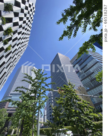 大阪駅前ビル風景 66538267