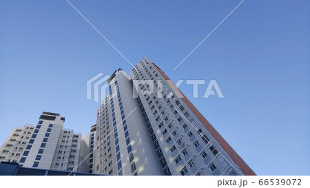 高層ビル 快晴 晴れ 66539072