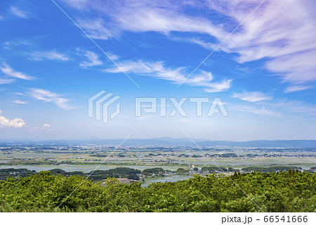 郊外の田園風景 66541666