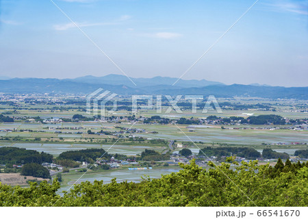 郊外の田園風景 66541670