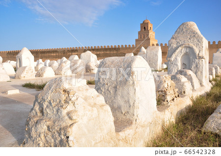 Landscape of the Ouled Farhane Cemetery with the Great Mosque in Kairouan, Tunisia Landscape of the Ouled Farhane Cemetery with the Great Mosque in Kairouan, Tunisia 66542328