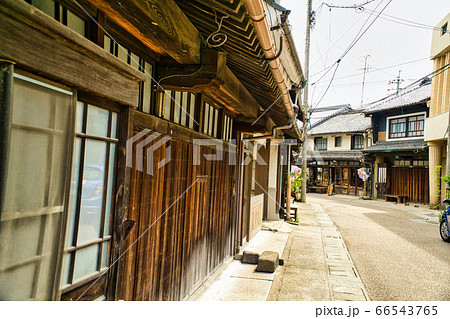 懐かしい風景 昭和レトロな看板建築の町並み 西大寺五福通り6 岡山県岡山市東区の写真素材
