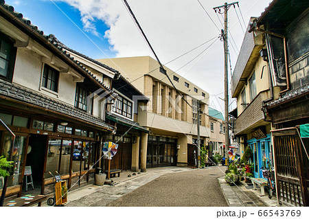 【懐かしい風景】昭和レトロな看板建築の町並み　西大寺五福通り3　岡山県岡山市東区 66543769