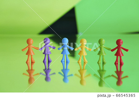 カラフル 人形 ステージ カラフル 人形 ステージ 66545365