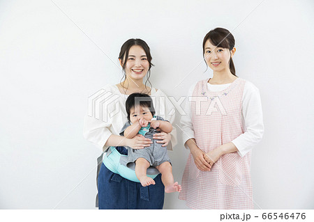 保育士とママと赤ちゃん 保育士とママと赤ちゃん 66546476