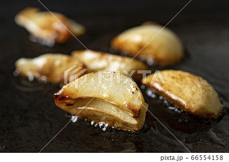 ニンニクの素揚げ ニンニクの素揚げ 66554158