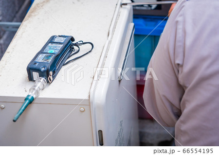 ガス給湯器の保守点検の写真素材