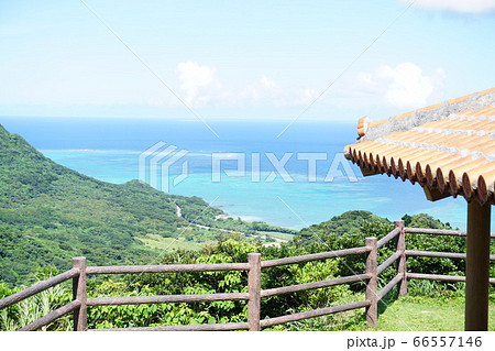石垣島、野底岳展望台から　海を眺める 66557146