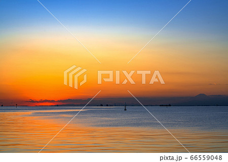 千葉ポートタワーから見た千葉港の夕焼け 千葉ポートタワーから見た千葉港の夕焼け 66559048