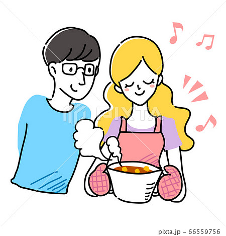 料理の入った鍋を持っている女性と男性 66559756