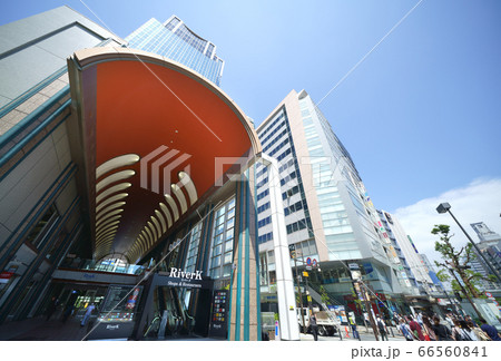 日本の川崎都市景観　川崎駅前のリバークなどを望む 66560841
