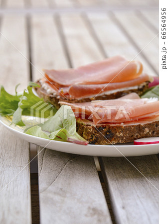 Brown bread with smoked ham 66564956