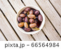 olives in bowl 66564984