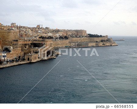 クルーズ船から望むマルタ島バレッタの港，マルタ共和国 66568555