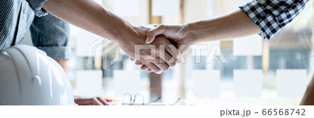Finishing up a meeting, Two engineer or architect 66568742