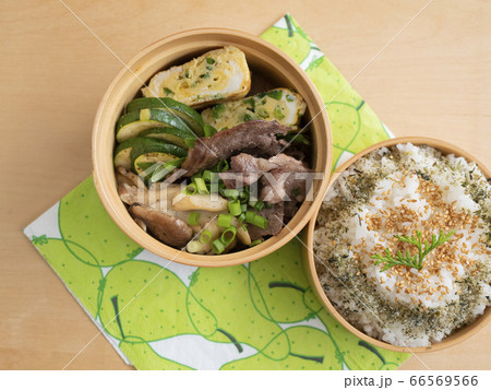 手作りのおいしい曲げわっぱのお弁当 66569566