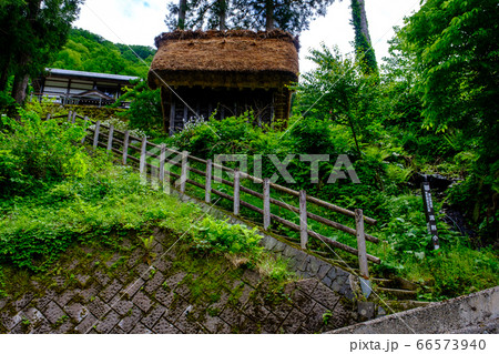 富山・新緑の五箇山菅沼合掌集落 66573940