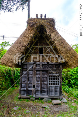 富山・新緑の五箇山菅沼合掌集落 富山・新緑の五箇山菅沼合掌集落 66573942