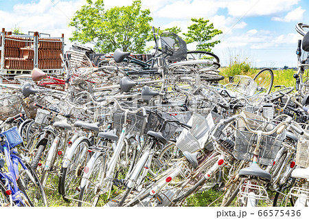 スクラップ工場の自転車 66575436